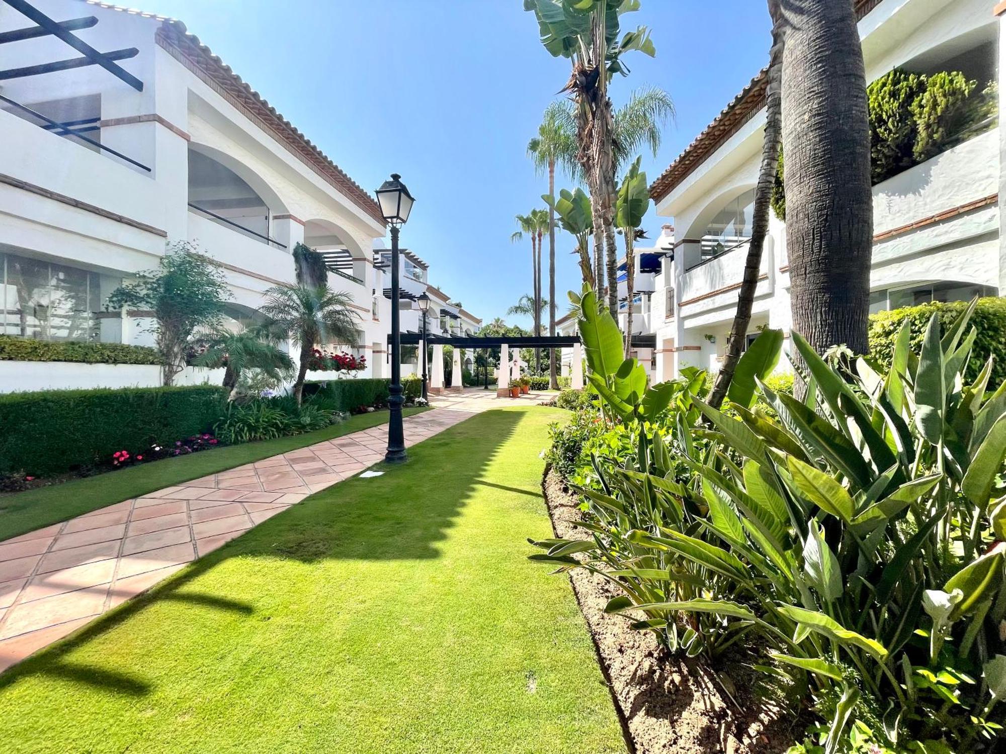 Solguest Apt A 7 Minutos De Puerto Banus 1ª Linea Playa!!! Marbella Esterno foto